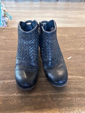 Felmini Black Woven Leather Ankle Boots Butterfly Logo Textured Comfort Casual